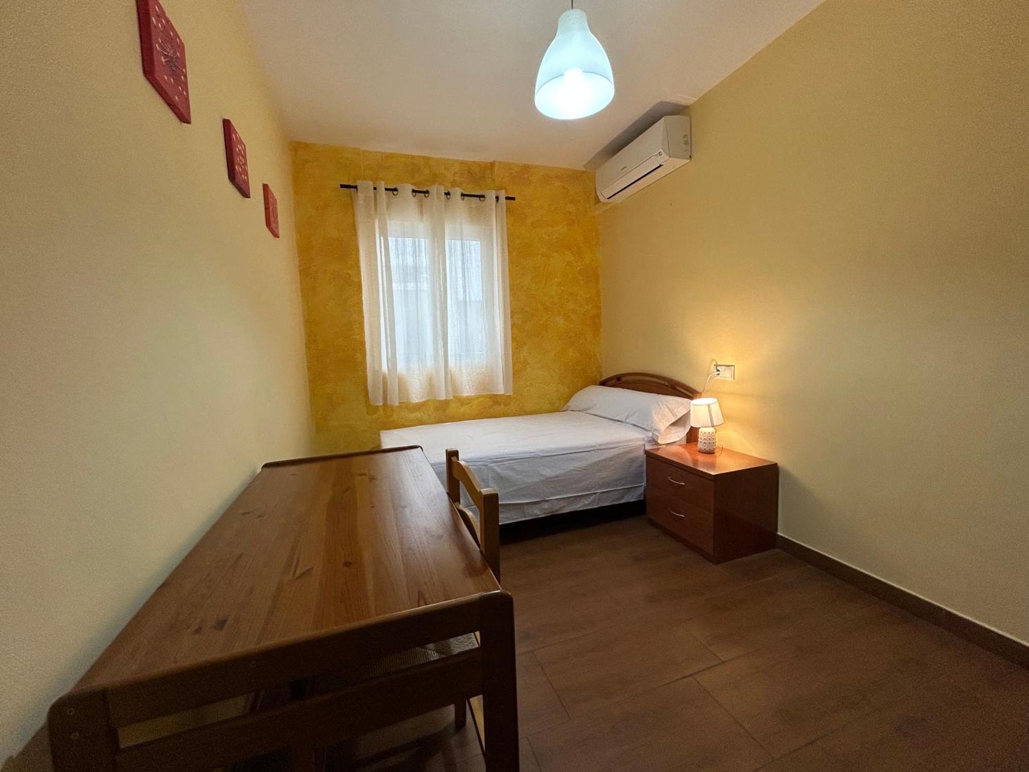 Ganivet En El Centro De Apartamento Córdoba